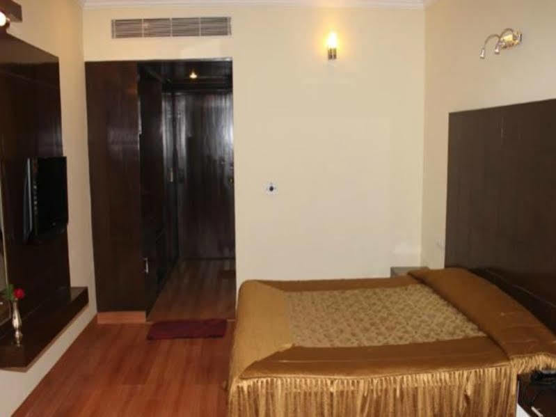 Hotel Vaibhav Varanasi Eksteriør billede