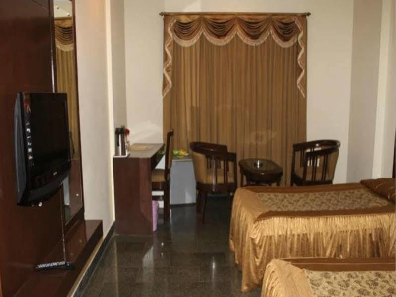 Hotel Vaibhav Varanasi Eksteriør billede