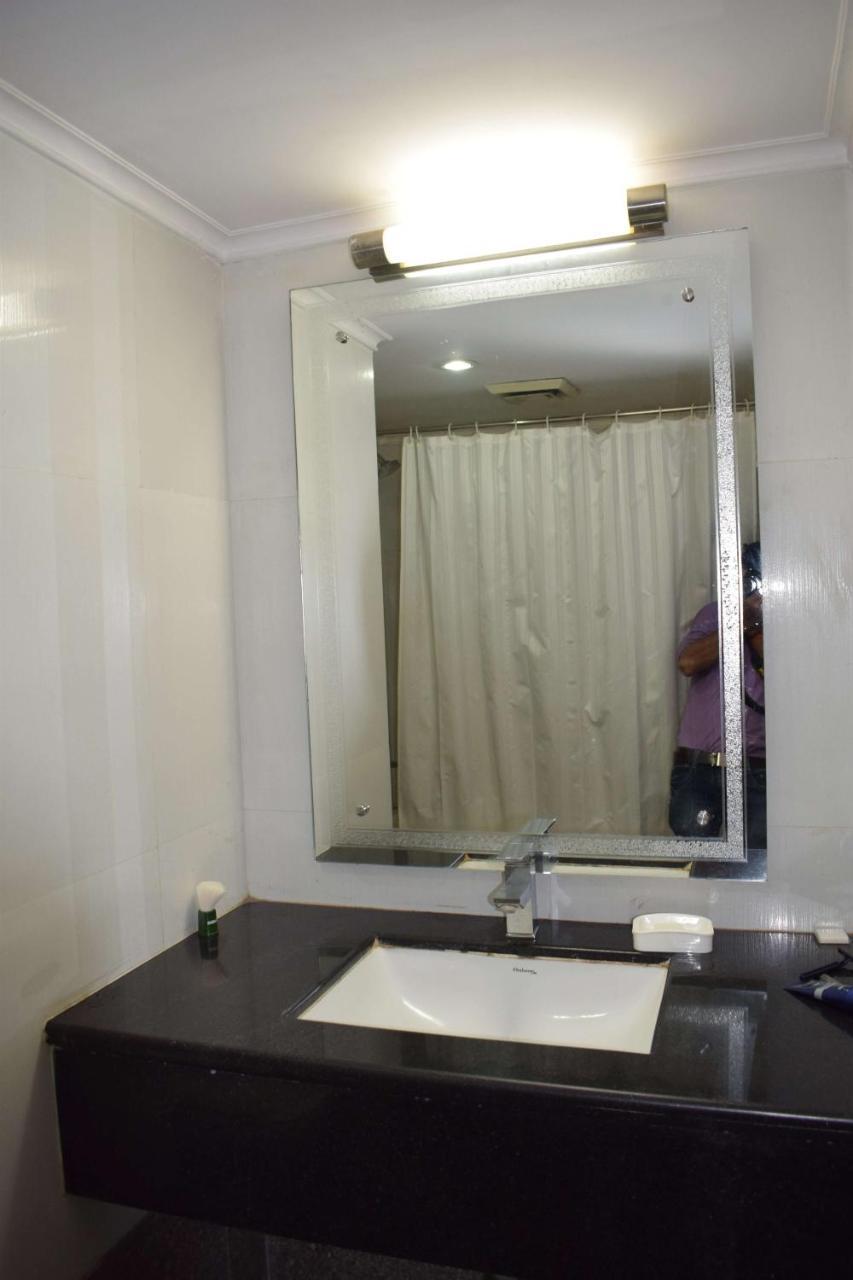 Hotel Vaibhav Varanasi Eksteriør billede